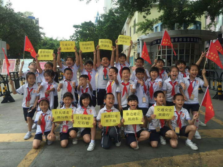 別開生面：安全兒歌記心間，安全行走我能行——小學(xué)部別開生面的安全實(shí)踐活動(dòng)課受歡迎
