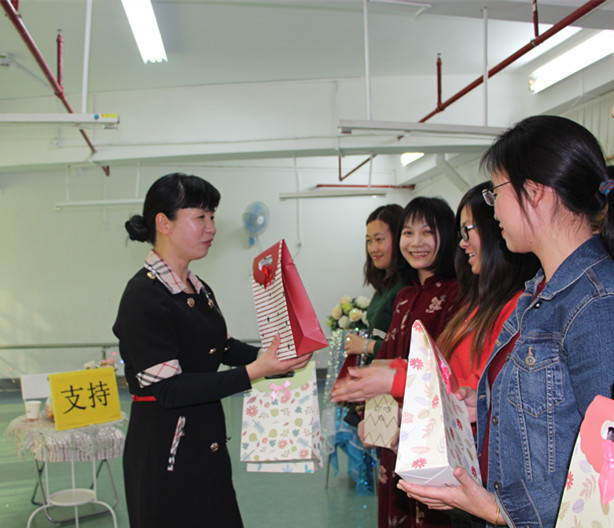 家園合力，共創(chuàng)佳績-----花園幼兒園家委會活動報道