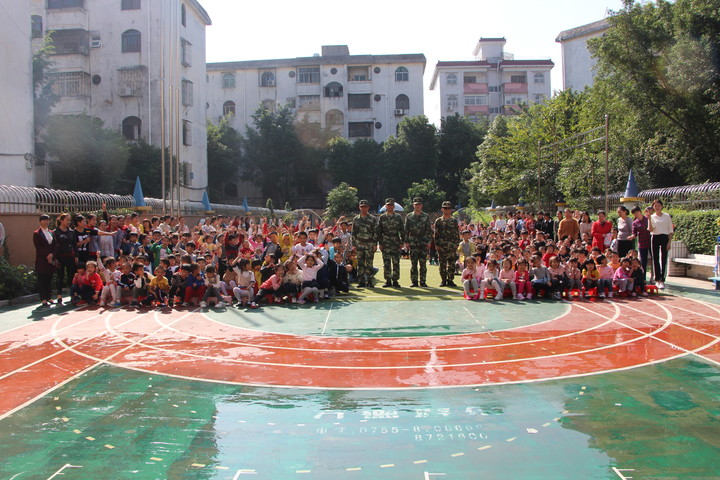 消防戰(zhàn)士走進(jìn)幼兒園，共筑消防安全新防線 