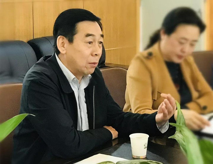 我校教育國際化特色建設迎來“區(qū)中小學特色教育實驗學校”項目中期檢查